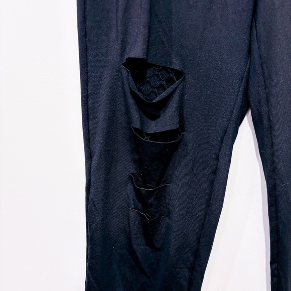 SHEIN – Black cutout leggings | stretchy casual fit | Size L * - Picture 8 of 9